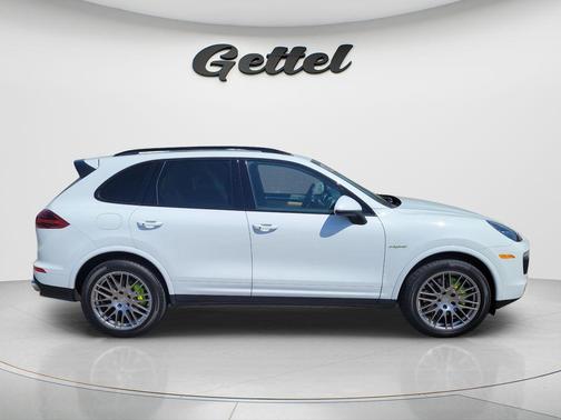 2015 Porsche Cayenne Cayenne S E-Hybrid