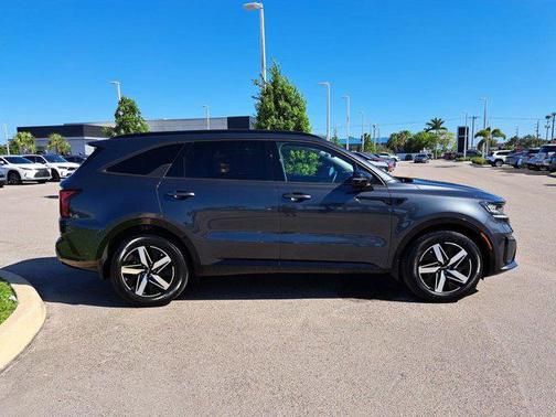 2023 Kia Sorento S