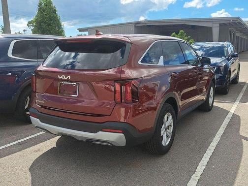 2025 Kia Sorento LX