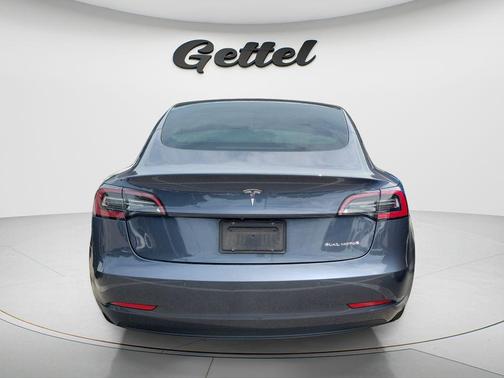 Gray 2022 Tesla Model 3 Long Range