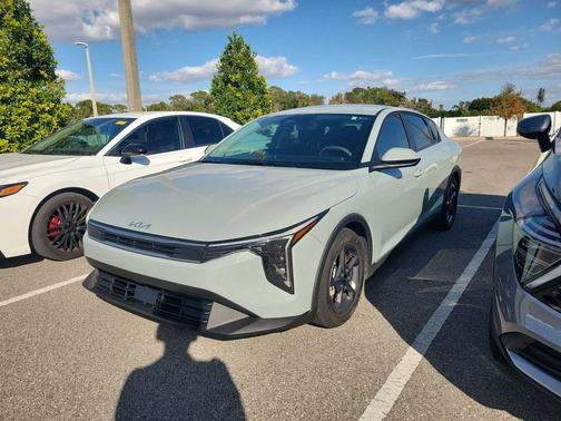 2025 Kia K4 LXS