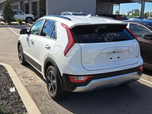 2024 Kia Niro EX