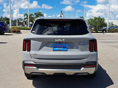 2025 Kia Sorento S