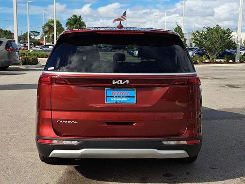 2024 Kia Carnival EX
