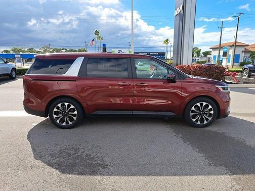 2024 Kia Carnival EX