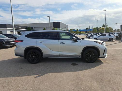 2023 Toyota Highlander XSE