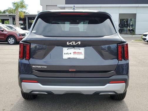 2025 Kia Sorento LX