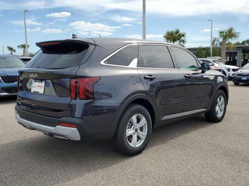 2025 Kia Sorento LX