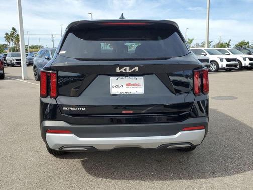2025 Kia Sorento LX