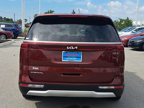 2024 Kia Carnival LX