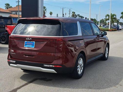 2024 Kia Carnival LX