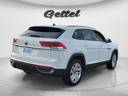 Pure White 2021 Volkswagen Atlas Cross Sport 2.0T SE w/Technology