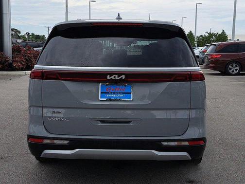 2024 Kia Carnival EX