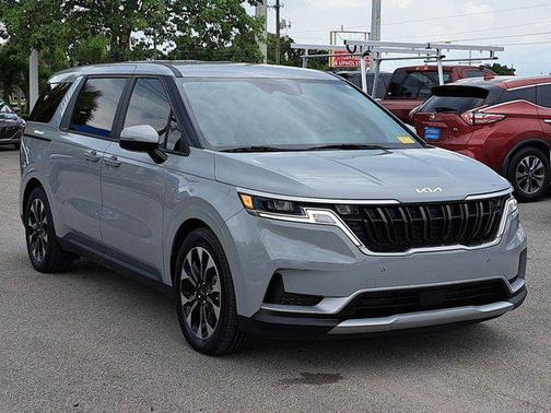 2024 Kia Carnival EX