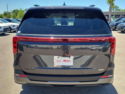 2025 Kia Carnival Hybrid SX