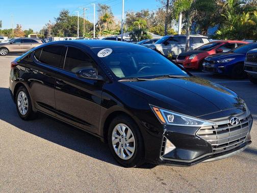 2020 Hyundai ELANTRA SE