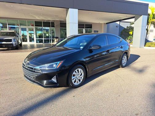 2020 Hyundai ELANTRA SE