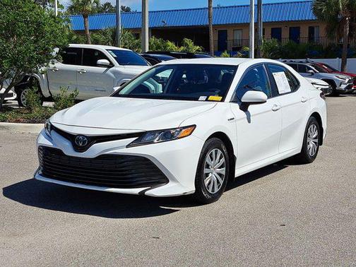 2019 Toyota Camry Hybrid LE