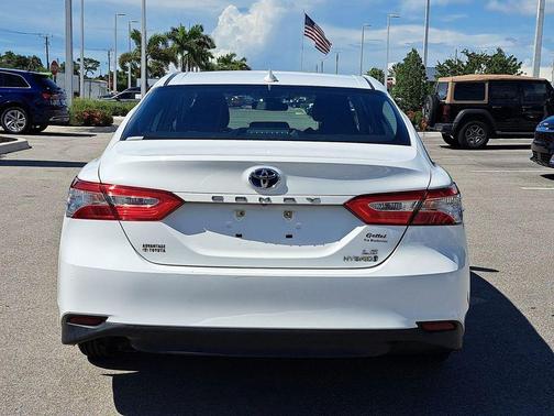 2019 Toyota Camry Hybrid LE