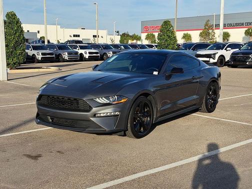 2022 Ford Mustang EcoBoost Premium