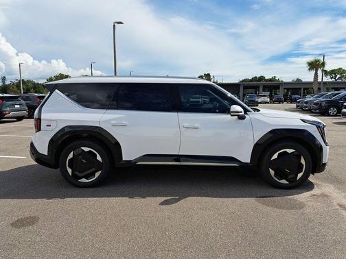 2026 Kia EV9 Land