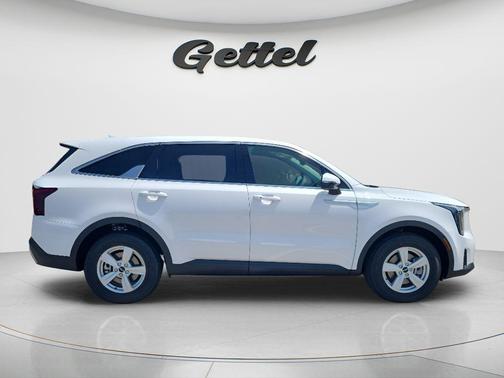 Glacial White Pearl 2026 Kia Sorento LX