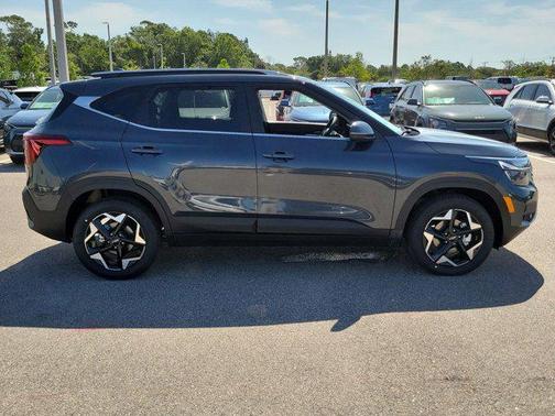 2025 Kia Seltos EX