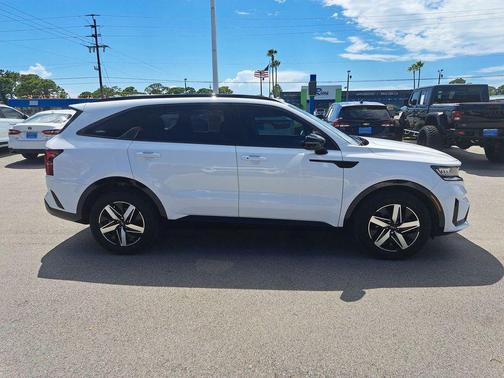 2023 Kia Sorento S