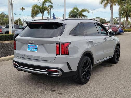 2022 Kia Sorento SX