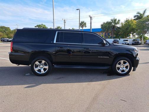 2017 Chevrolet Suburban LT