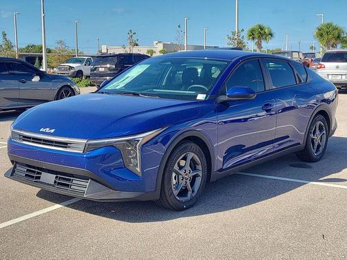 2025 Kia K4 LXS