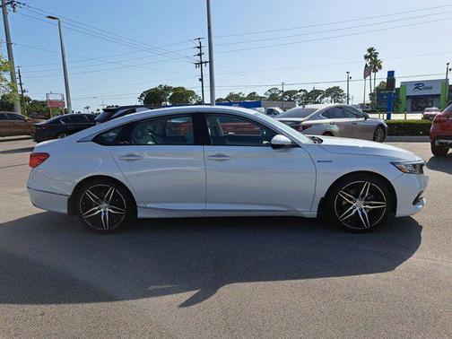 2022 Honda Accord Hybrid Touring