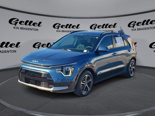 2023 Kia Niro SX