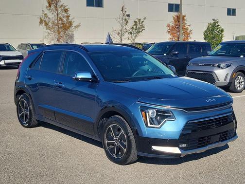 2023 Kia Niro SX
