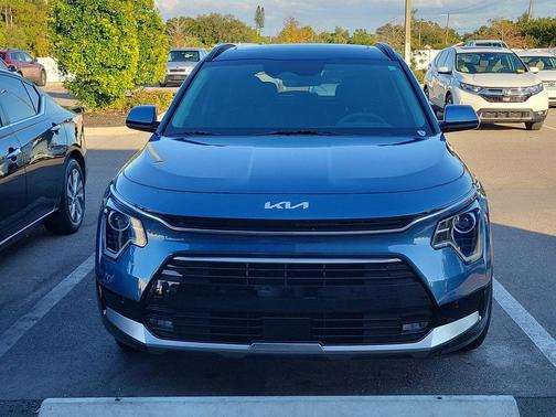 2023 Kia Niro SX
