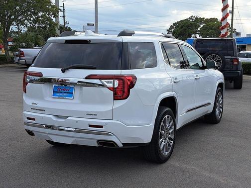 2023 GMC Acadia Denali