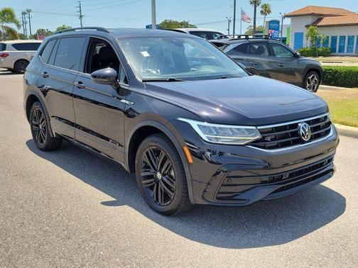 2022 Volkswagen Tiguan 2.0T SE R-Line Black