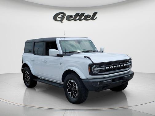 OXFORD WHITE 2023 Ford Bronco Outer Banks