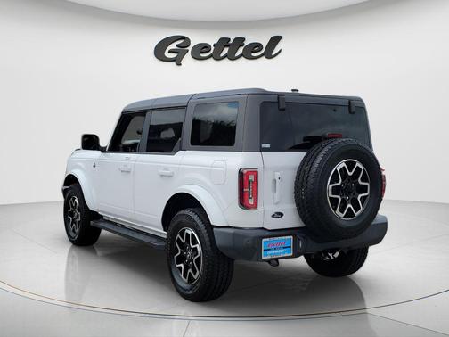OXFORD WHITE 2023 Ford Bronco Outer Banks