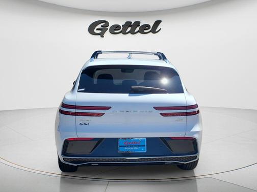 Uyuni White 2026 Genesis GV70 2.5T Select