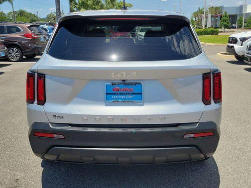 2022 Kia Sorento LX