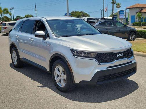 2022 Kia Sorento LX