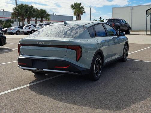 2025 Kia K4 EX