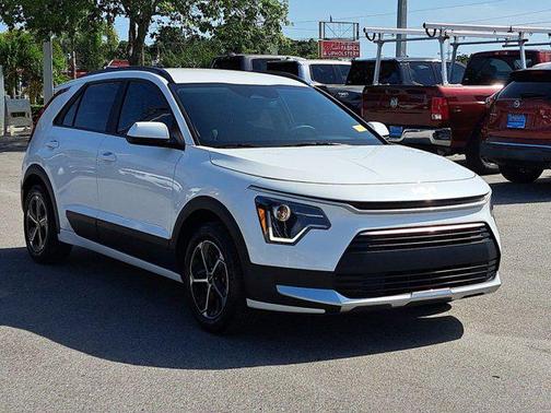 2025 Kia Niro LX