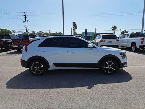 2025 Kia Niro LX