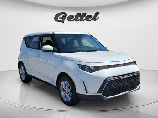 Snow White Pearl 2025 Kia Soul LX