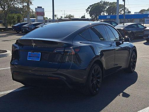 2024 Tesla Model Y Long Range Dual Motor All-Wheel Drive