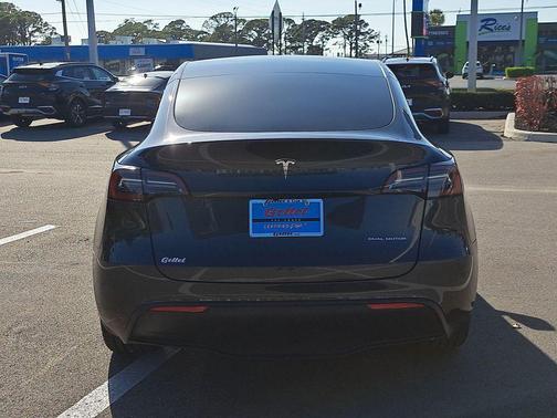 2024 Tesla Model Y Long Range Dual Motor All-Wheel Drive