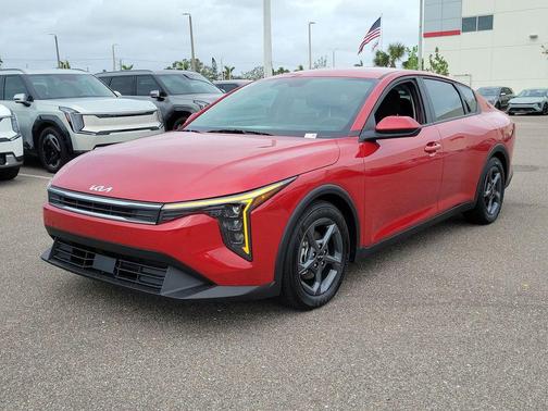 2025 Kia K4 LXS