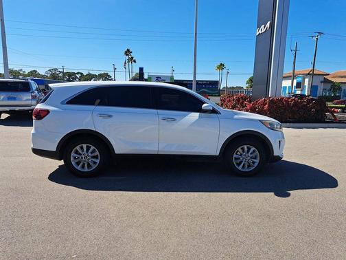 2019 Kia Sorento LX